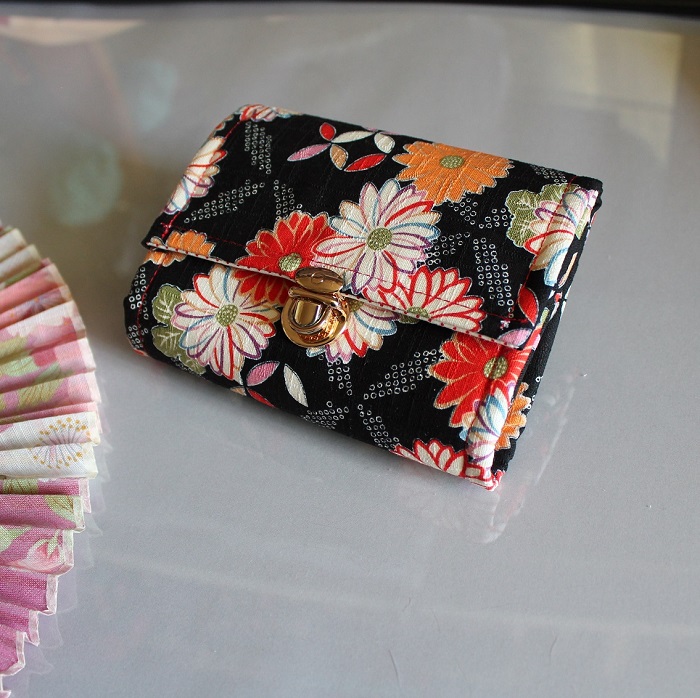 5.5\" cards and coins wallet  - Hananomai black - multicolored flowers